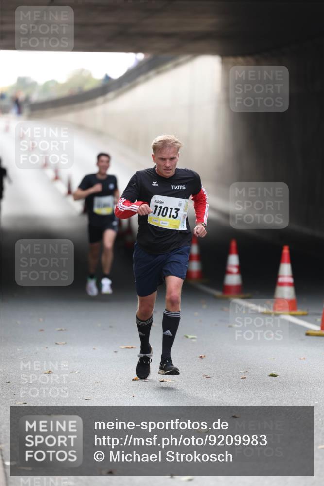 05.10.2025 - 20. swb-Marathon Bremen Michael Strokosch http://msf.ph/oto/9209983 05.10.2025 10:32:15 Laufen 11013, 01847 meine-sportfotos.de