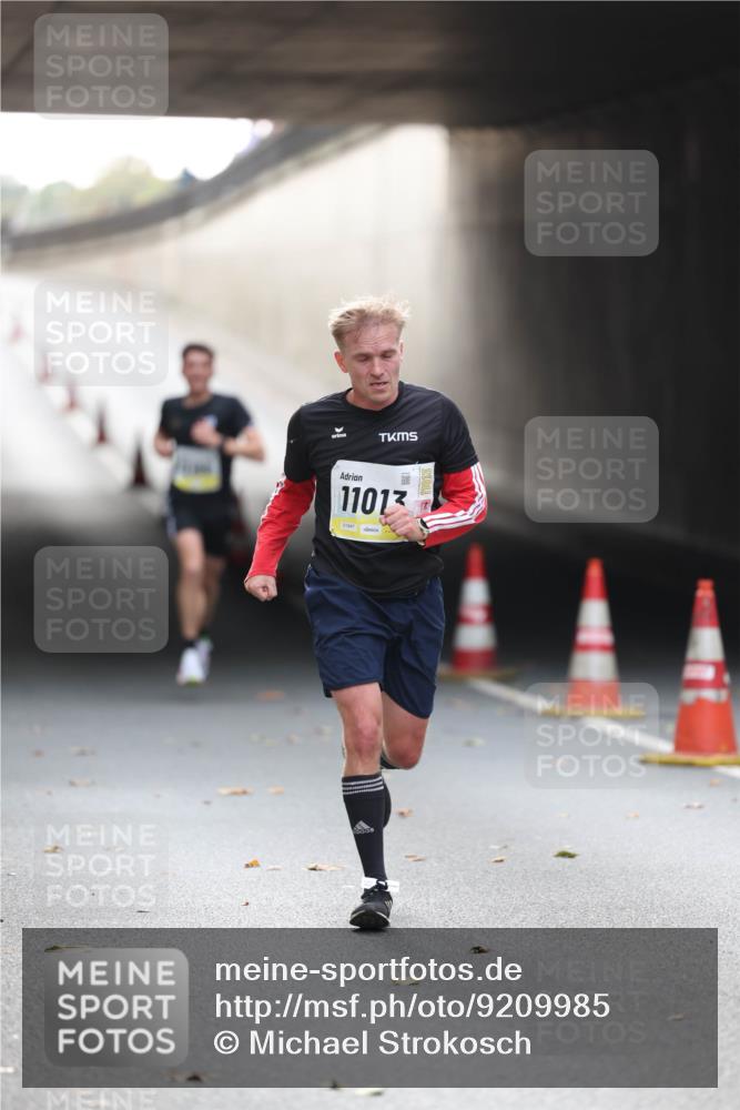 05.10.2025 - 20. swb-Marathon Bremen Michael Strokosch http://msf.ph/oto/9209985 05.10.2025 10:32:16 Laufen 11013 meine-sportfotos.de