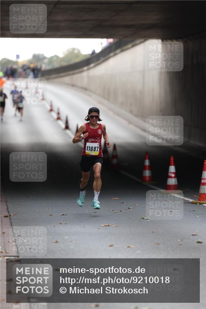 05.10.2025 - 20. swb-Marathon Bremen Michael Strokosch http://msf.ph/oto/9210018 05.10.2025 10:32:30 Laufen  meine-sportfotos.de