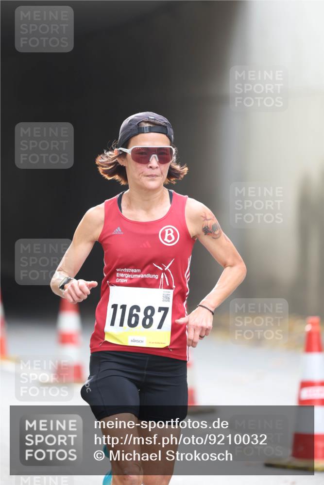 05.10.2025 - 20. swb-Marathon Bremen Michael Strokosch http://msf.ph/oto/9210032 05.10.2025 10:32:34 Laufen 11687 meine-sportfotos.de