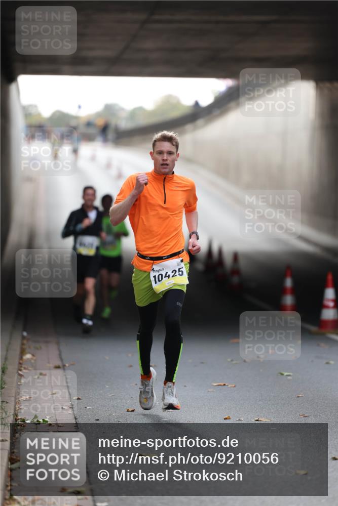 05.10.2025 - 20. swb-Marathon Bremen Michael Strokosch http://msf.ph/oto/9210056 05.10.2025 10:32:56 Laufen 10425 meine-sportfotos.de