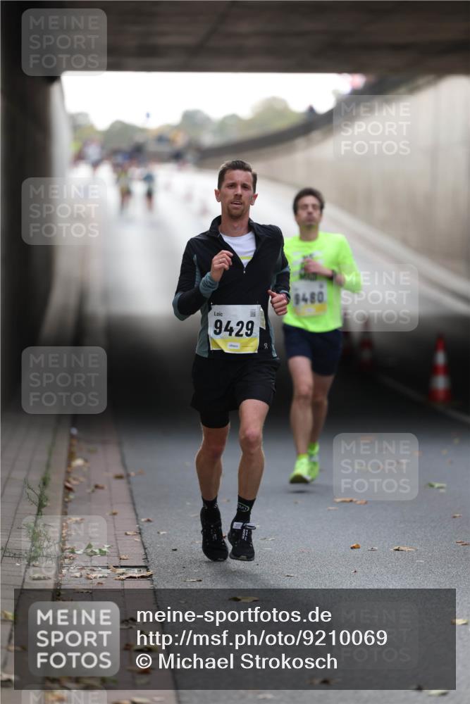 05.10.2025 - 20. swb-Marathon Bremen Michael Strokosch http://msf.ph/oto/9210069 05.10.2025 10:33:00 Laufen 9429, 5, 8480 meine-sportfotos.de