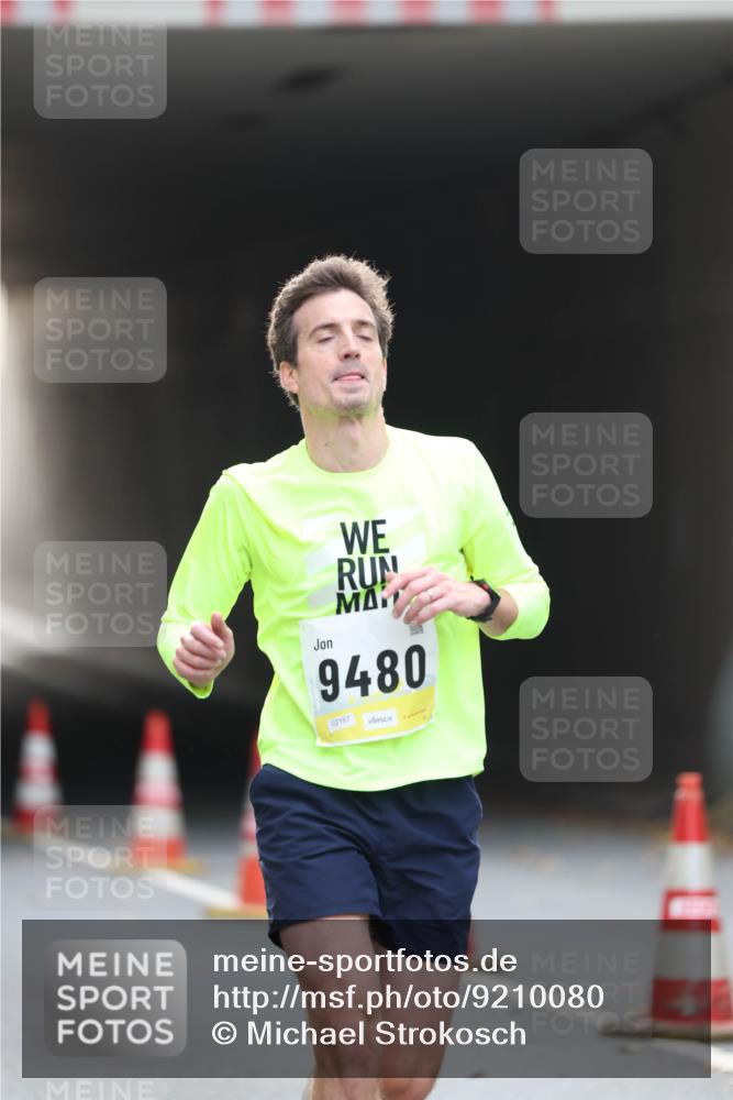 05.10.2025 - 20. swb-Marathon Bremen Michael Strokosch http://msf.ph/oto/9210080 05.10.2025 10:33:04 Laufen 9480, 02187 meine-sportfotos.de