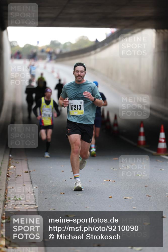 05.10.2025 - 20. swb-Marathon Bremen Michael Strokosch http://msf.ph/oto/9210090 05.10.2025 10:33:21 Laufen 11213 meine-sportfotos.de