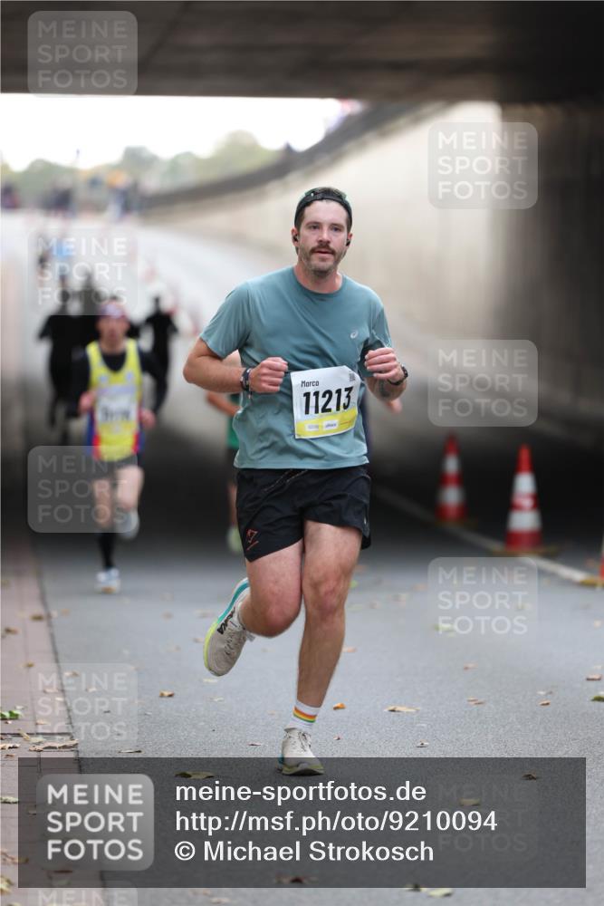 05.10.2025 - 20. swb-Marathon Bremen Michael Strokosch http://msf.ph/oto/9210094 05.10.2025 10:33:22 Laufen 11213 meine-sportfotos.de