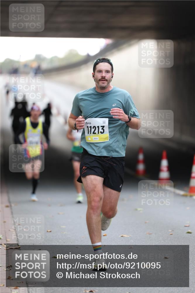 05.10.2025 - 20. swb-Marathon Bremen Michael Strokosch http://msf.ph/oto/9210095 05.10.2025 10:33:23 Laufen 11213 meine-sportfotos.de