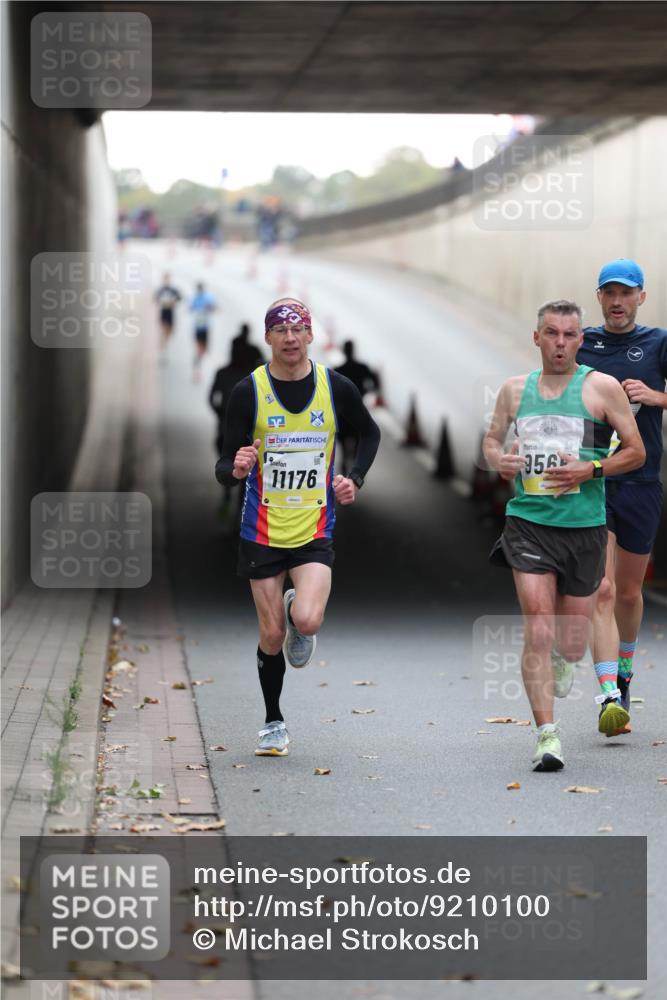 05.10.2025 - 20. swb-Marathon Bremen Michael Strokosch http://msf.ph/oto/9210100 05.10.2025 10:33:24 Laufen 11176, 356 meine-sportfotos.de