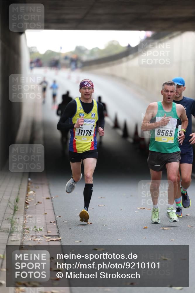 05.10.2025 - 20. swb-Marathon Bremen Michael Strokosch http://msf.ph/oto/9210101 05.10.2025 10:33:25 Laufen 11176, 9565 meine-sportfotos.de