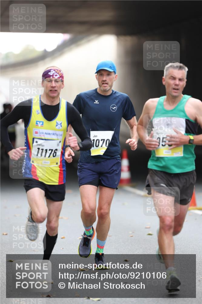 05.10.2025 - 20. swb-Marathon Bremen Michael Strokosch http://msf.ph/oto/9210106 05.10.2025 10:33:26 Laufen 11176, 1070, 557, 35 meine-sportfotos.de
