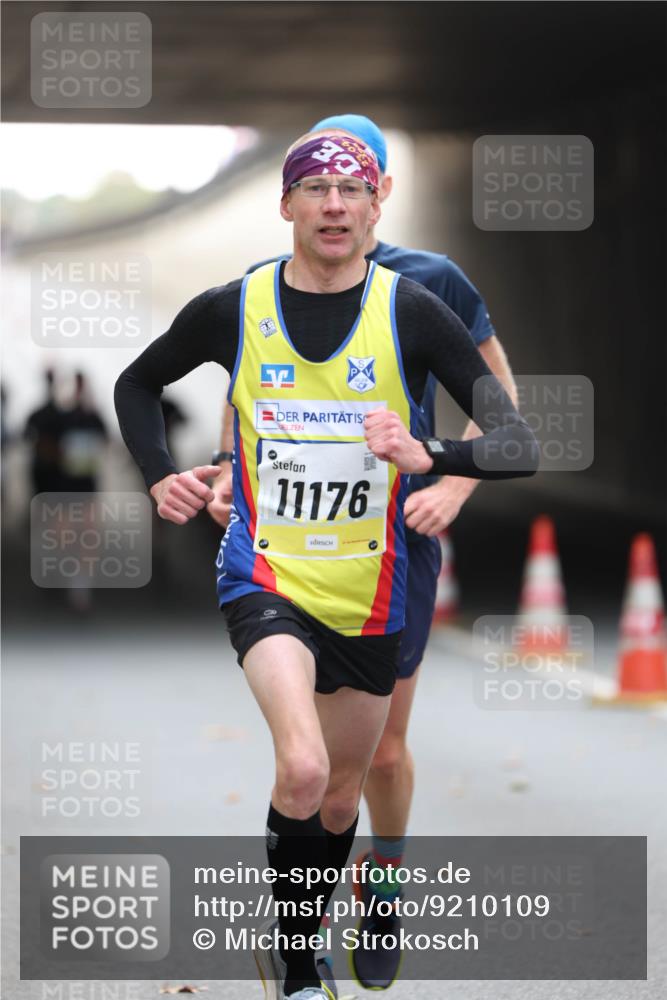 05.10.2025 - 20. swb-Marathon Bremen Michael Strokosch http://msf.ph/oto/9210109 05.10.2025 10:33:27 Laufen 10, 11176 meine-sportfotos.de