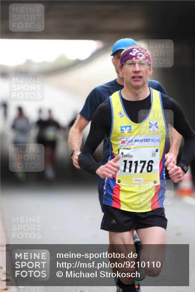 05.10.2025 - 20. swb-Marathon Bremen Michael Strokosch http://msf.ph/oto/9210110 05.10.2025 10:33:27 Laufen 11176 meine-sportfotos.de