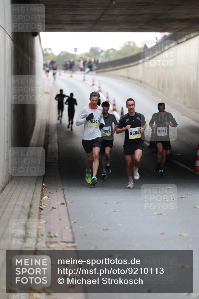 05.10.2025 - 20. swb-Marathon Bremen Michael Strokosch http://msf.ph/oto/9210113 05.10.2025 10:33:29 Laufen 10347, 11021, 9586, 10358 meine-sportfotos.de