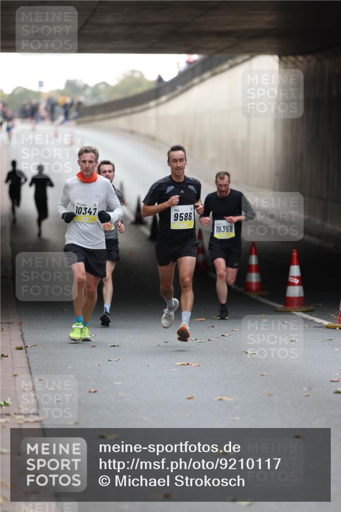 05.10.2025 - 20. swb-Marathon Bremen Michael Strokosch http://msf.ph/oto/9210117 05.10.2025 10:33:31 Laufen 10347, 9586, 18358 meine-sportfotos.de
