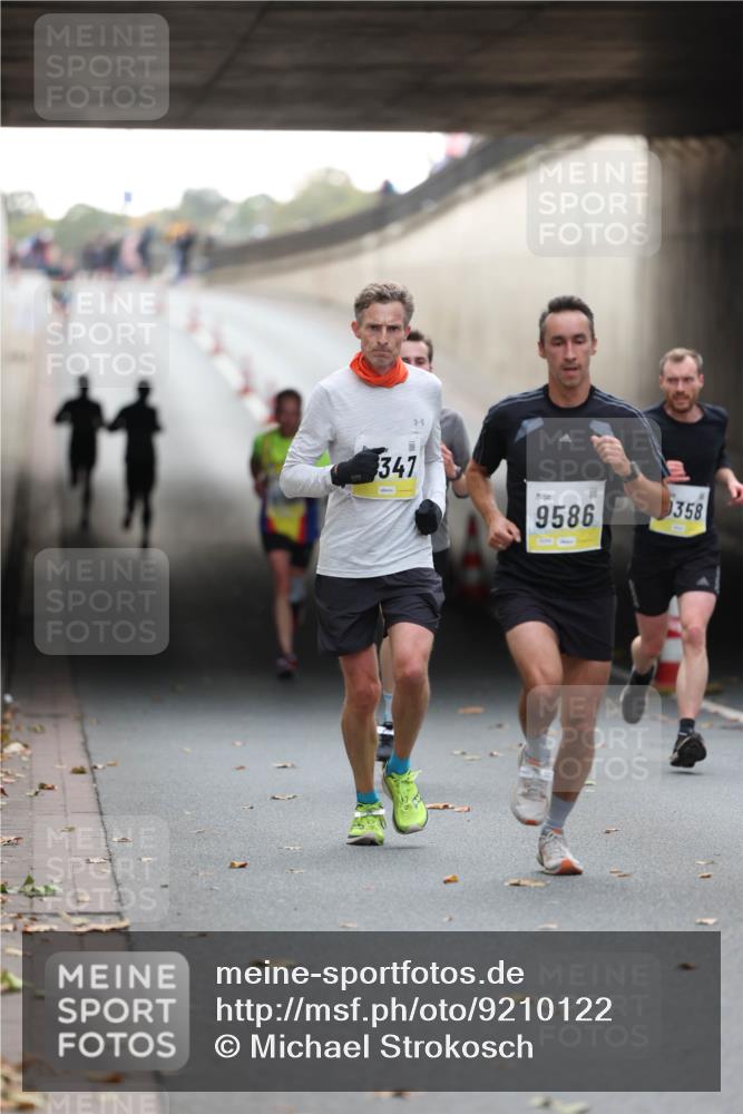 05.10.2025 - 20. swb-Marathon Bremen Michael Strokosch http://msf.ph/oto/9210122 05.10.2025 10:33:32 Laufen 8, 347, 9586, 358 meine-sportfotos.de
