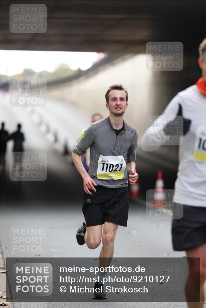 05.10.2025 - 20. swb-Marathon Bremen Michael Strokosch http://msf.ph/oto/9210127 05.10.2025 10:33:35 Laufen 11021, 10 meine-sportfotos.de