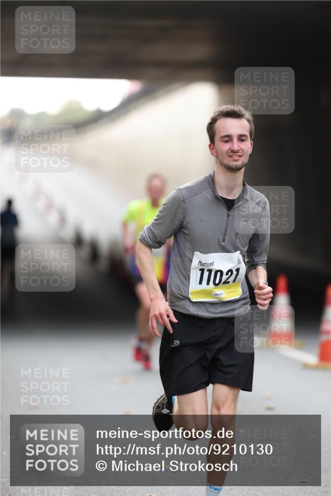 05.10.2025 - 20. swb-Marathon Bremen Michael Strokosch http://msf.ph/oto/9210130 05.10.2025 10:33:36 Laufen 11021 meine-sportfotos.de
