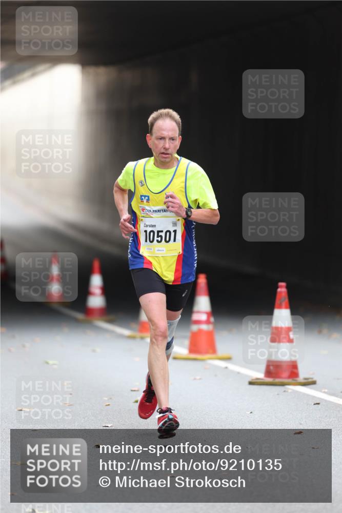 05.10.2025 - 20. swb-Marathon Bremen Michael Strokosch http://msf.ph/oto/9210135 05.10.2025 10:33:38 Laufen 10501 meine-sportfotos.de