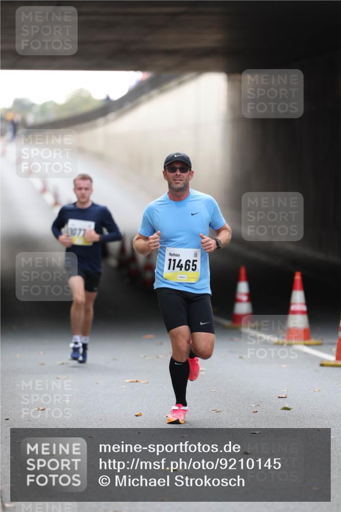05.10.2025 - 20. swb-Marathon Bremen Michael Strokosch http://msf.ph/oto/9210145 05.10.2025 10:33:43 Laufen 11465 meine-sportfotos.de