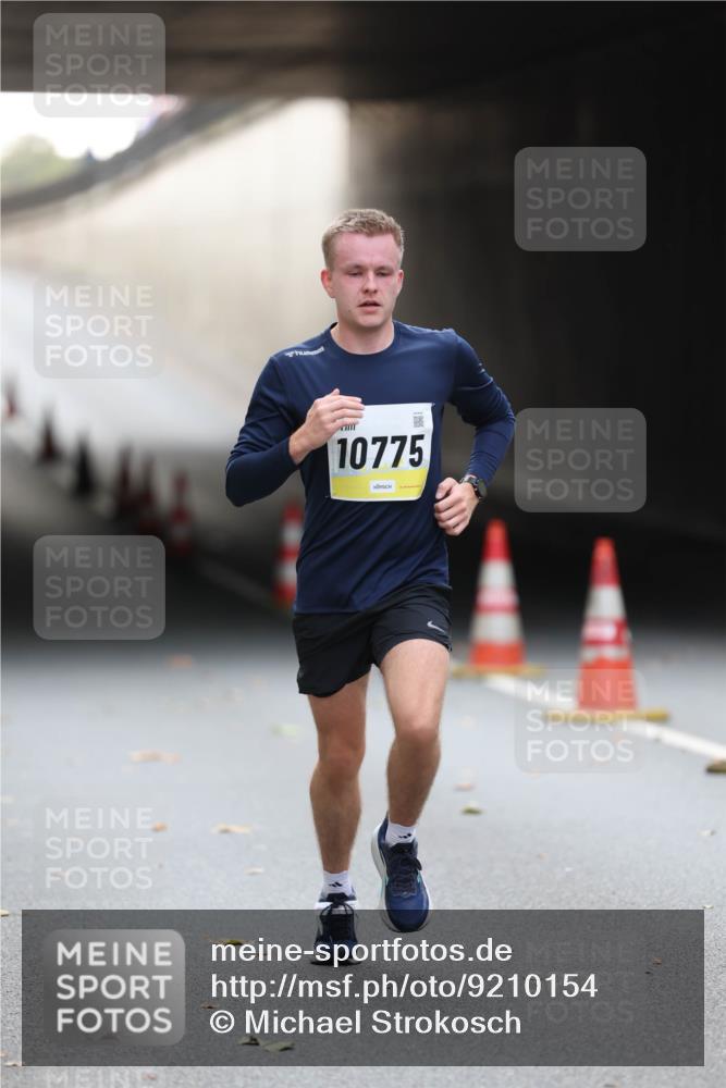 05.10.2025 - 20. swb-Marathon Bremen Michael Strokosch http://msf.ph/oto/9210154 05.10.2025 10:33:46 Laufen 10775 meine-sportfotos.de