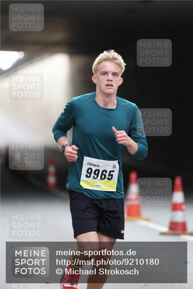 05.10.2025 - 20. swb-Marathon Bremen Michael Strokosch http://msf.ph/oto/9210180 05.10.2025 10:34:04 Laufen 9965 meine-sportfotos.de