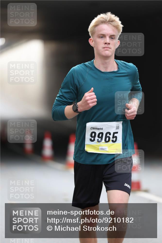 05.10.2025 - 20. swb-Marathon Bremen Michael Strokosch http://msf.ph/oto/9210182 05.10.2025 10:34:05 Laufen 9965 meine-sportfotos.de
