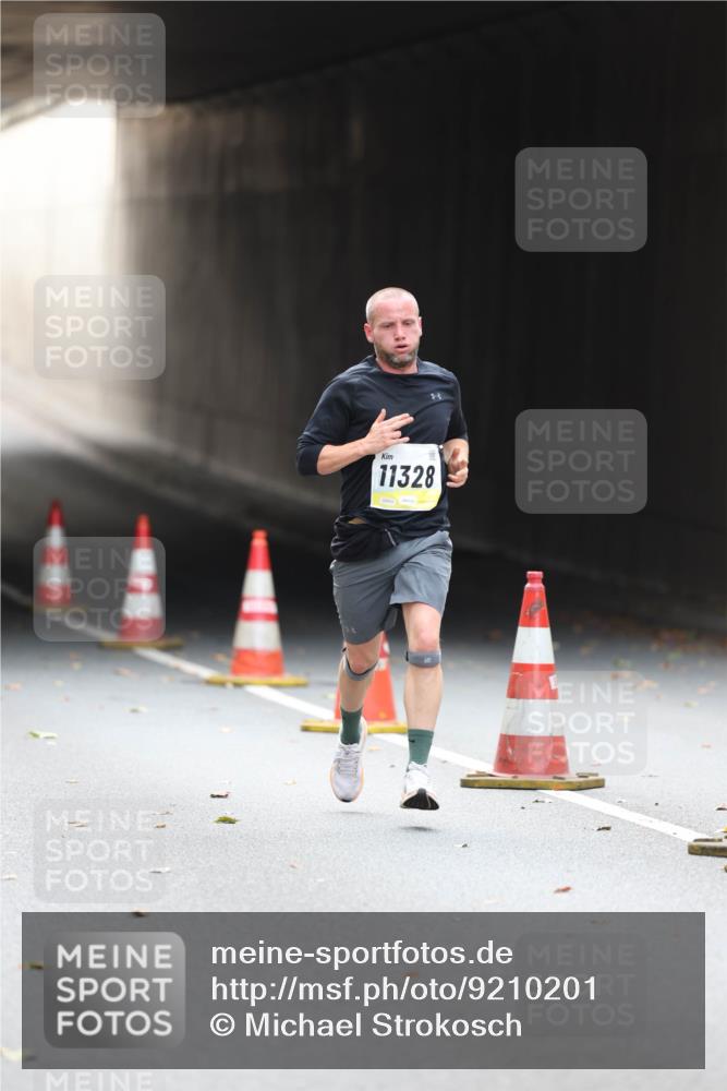 05.10.2025 - 20. swb-Marathon Bremen Michael Strokosch http://msf.ph/oto/9210201 05.10.2025 10:34:14 Laufen 11328 meine-sportfotos.de