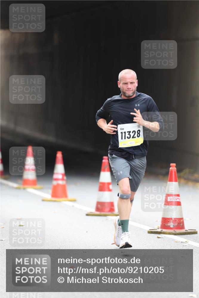 05.10.2025 - 20. swb-Marathon Bremen Michael Strokosch http://msf.ph/oto/9210205 05.10.2025 10:34:15 Laufen 11328, 02433 meine-sportfotos.de