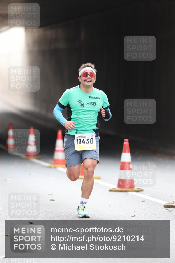 05.10.2025 - 20. swb-Marathon Bremen Michael Strokosch http://msf.ph/oto/9210214 05.10.2025 10:34:18 Laufen 11430 meine-sportfotos.de