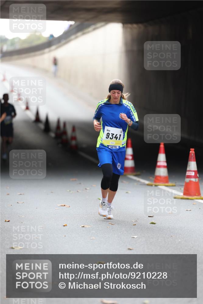 05.10.2025 - 20. swb-Marathon Bremen Michael Strokosch http://msf.ph/oto/9210228 05.10.2025 10:34:41 Laufen 9341, 110 meine-sportfotos.de