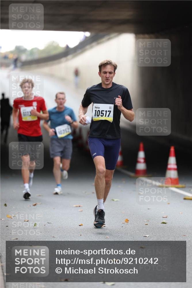 05.10.2025 - 20. swb-Marathon Bremen Michael Strokosch http://msf.ph/oto/9210242 05.10.2025 10:34:45 Laufen 1113, 10262, 10517 meine-sportfotos.de