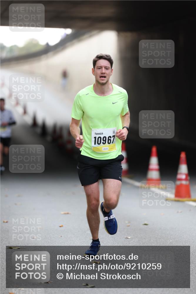 05.10.2025 - 20. swb-Marathon Bremen Michael Strokosch http://msf.ph/oto/9210259 05.10.2025 10:34:51 Laufen 10967 meine-sportfotos.de
