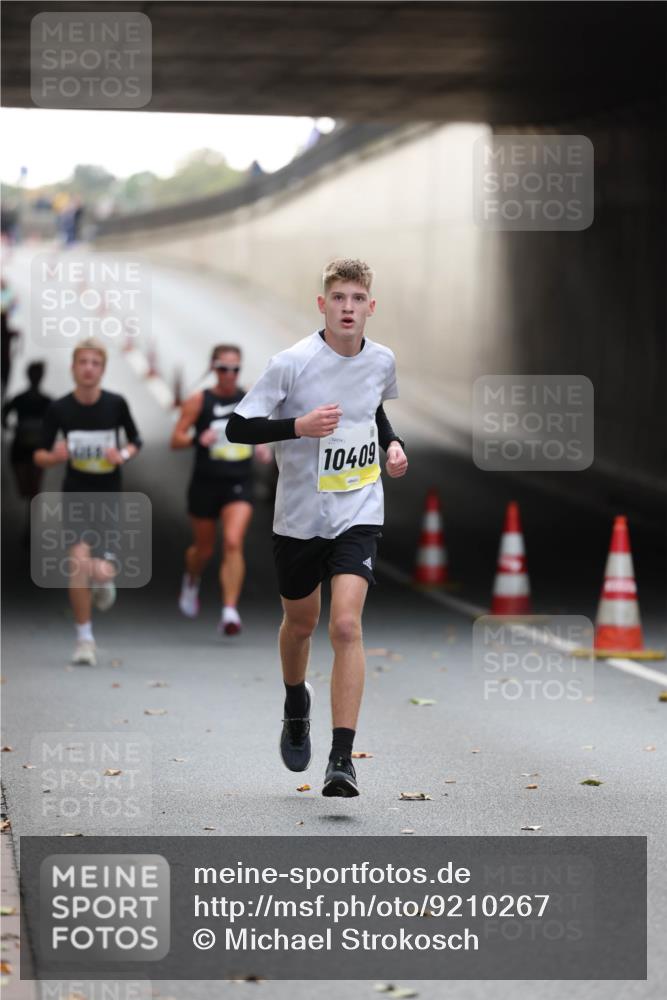 05.10.2025 - 20. swb-Marathon Bremen Michael Strokosch http://msf.ph/oto/9210267 05.10.2025 10:34:55 Laufen 10409 meine-sportfotos.de