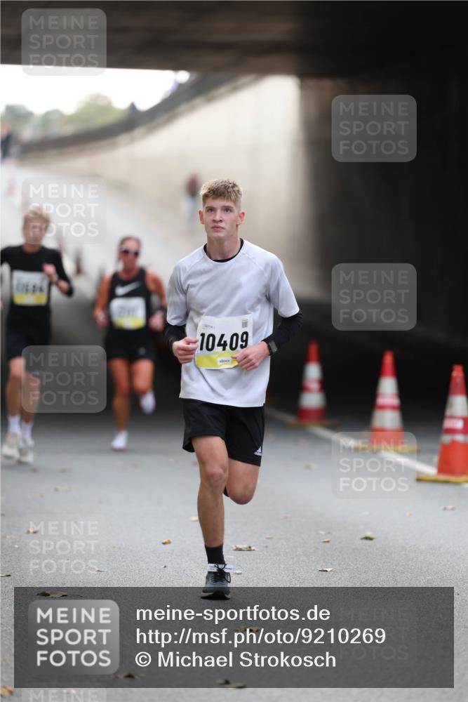 05.10.2025 - 20. swb-Marathon Bremen Michael Strokosch http://msf.ph/oto/9210269 05.10.2025 10:34:56 Laufen 02014, 10409 meine-sportfotos.de