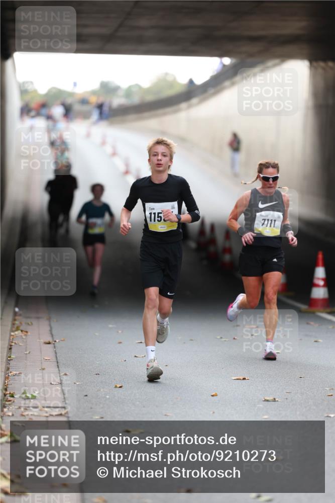 05.10.2025 - 20. swb-Marathon Bremen Michael Strokosch http://msf.ph/oto/9210273 05.10.2025 10:34:57 Laufen 115, 7111 meine-sportfotos.de