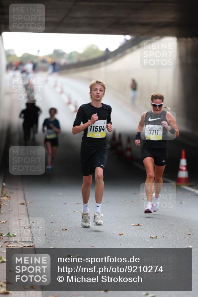 05.10.2025 - 20. swb-Marathon Bremen Michael Strokosch http://msf.ph/oto/9210274 05.10.2025 10:34:57 Laufen 11594, 7111 meine-sportfotos.de