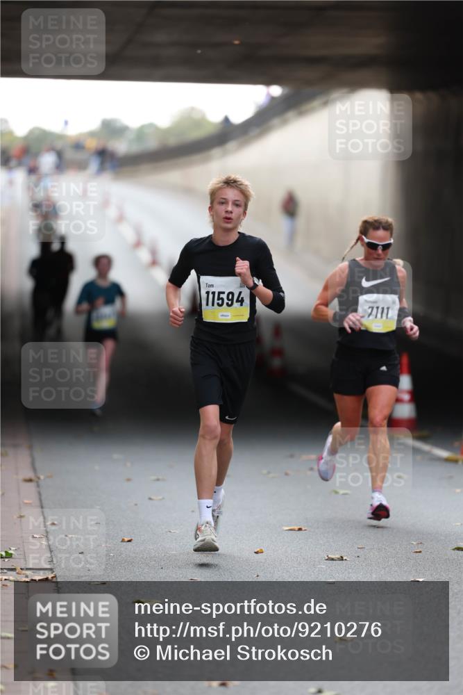 05.10.2025 - 20. swb-Marathon Bremen Michael Strokosch http://msf.ph/oto/9210276 05.10.2025 10:34:58 Laufen 11594, 7111 meine-sportfotos.de