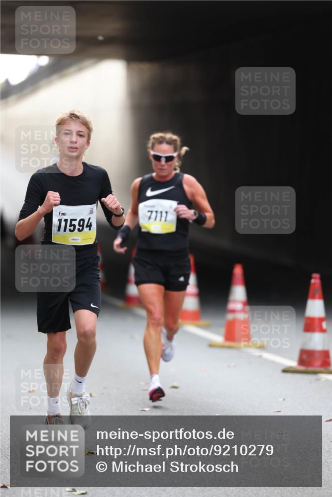 05.10.2025 - 20. swb-Marathon Bremen Michael Strokosch http://msf.ph/oto/9210279 05.10.2025 10:34:59 Laufen 11594, 7111 meine-sportfotos.de