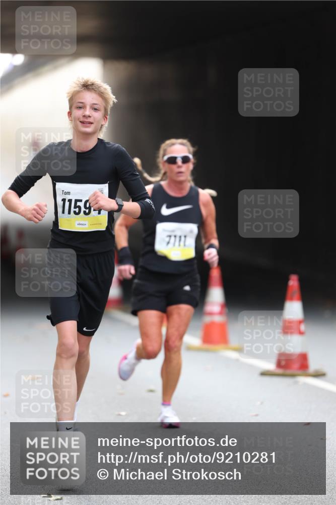 05.10.2025 - 20. swb-Marathon Bremen Michael Strokosch http://msf.ph/oto/9210281 05.10.2025 10:34:59 Laufen 11594, 711 meine-sportfotos.de