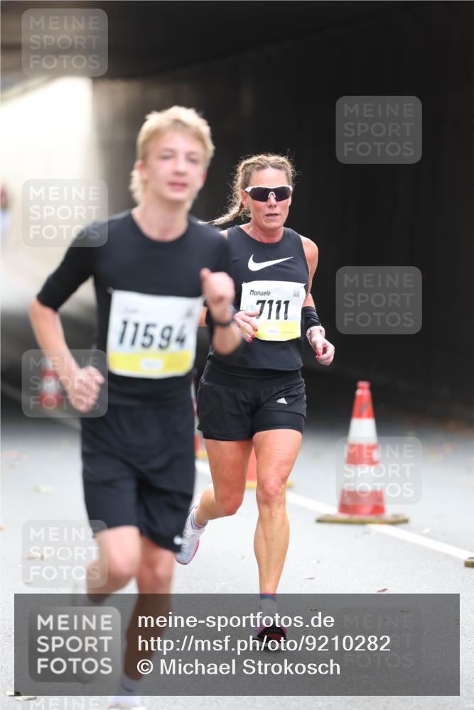 05.10.2025 - 20. swb-Marathon Bremen Michael Strokosch http://msf.ph/oto/9210282 05.10.2025 10:35:00 Laufen 11594, 7111 meine-sportfotos.de