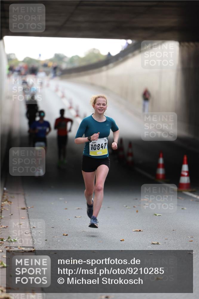 05.10.2025 - 20. swb-Marathon Bremen Michael Strokosch http://msf.ph/oto/9210285 05.10.2025 10:35:02 Laufen 10847 meine-sportfotos.de