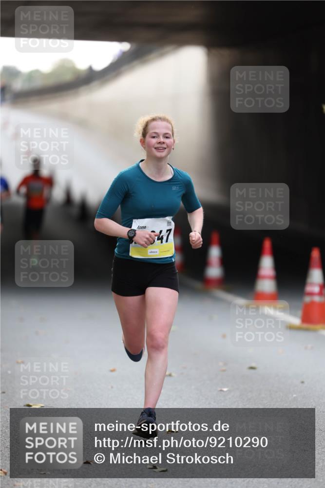 05.10.2025 - 20. swb-Marathon Bremen Michael Strokosch http://msf.ph/oto/9210290 05.10.2025 10:35:04 Laufen 47 meine-sportfotos.de