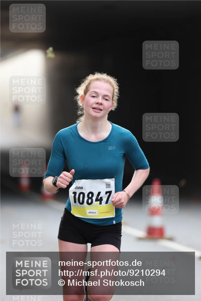 05.10.2025 - 20. swb-Marathon Bremen Michael Strokosch http://msf.ph/oto/9210294 05.10.2025 10:35:05 Laufen 10847 meine-sportfotos.de