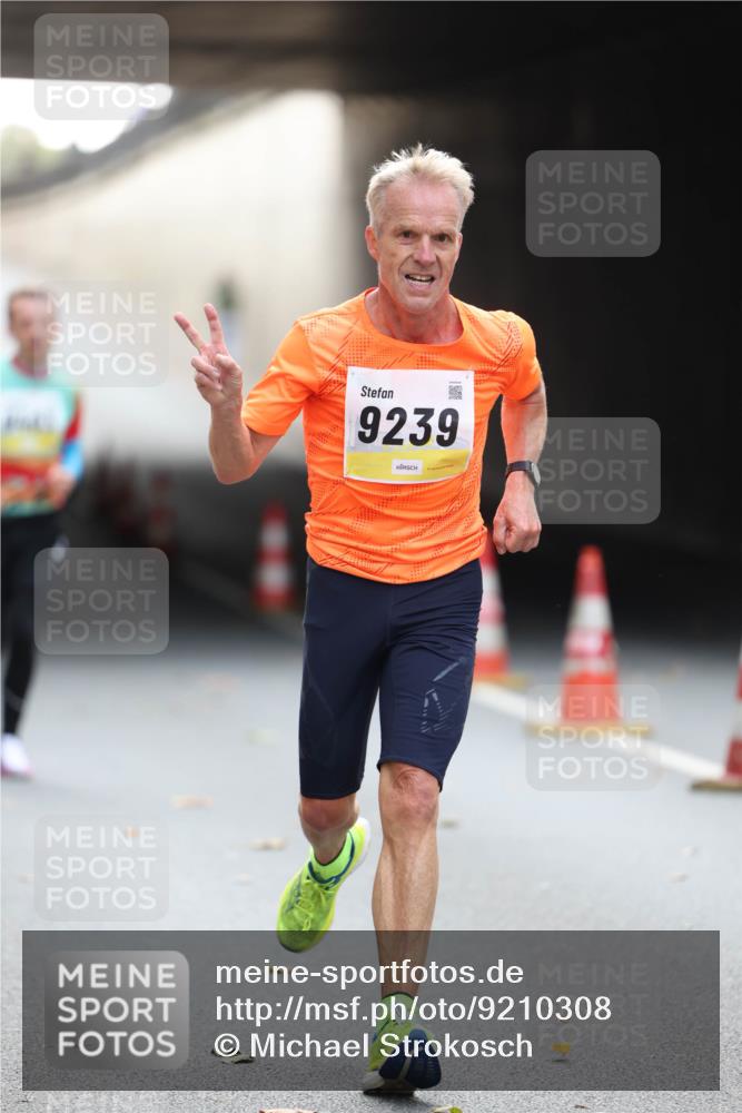 05.10.2025 - 20. swb-Marathon Bremen Michael Strokosch http://msf.ph/oto/9210308 05.10.2025 10:35:12 Laufen 9239 meine-sportfotos.de