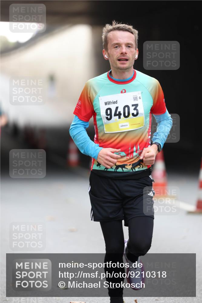 05.10.2025 - 20. swb-Marathon Bremen Michael Strokosch http://msf.ph/oto/9210318 05.10.2025 10:35:15 Laufen 9403, 5 meine-sportfotos.de