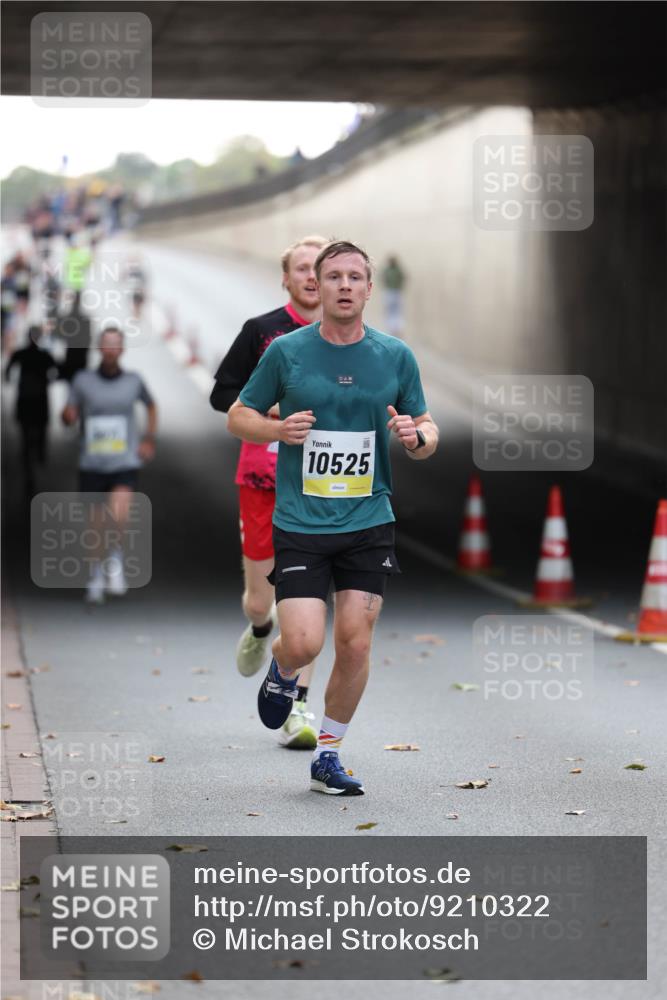 05.10.2025 - 20. swb-Marathon Bremen Michael Strokosch http://msf.ph/oto/9210322 05.10.2025 10:35:17 Laufen 10525 meine-sportfotos.de