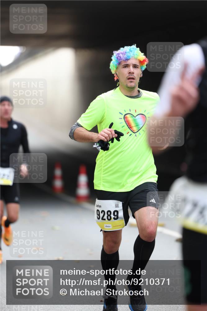 05.10.2025 - 20. swb-Marathon Bremen Michael Strokosch http://msf.ph/oto/9210371 05.10.2025 10:35:40 Laufen 9289, 1075 meine-sportfotos.de