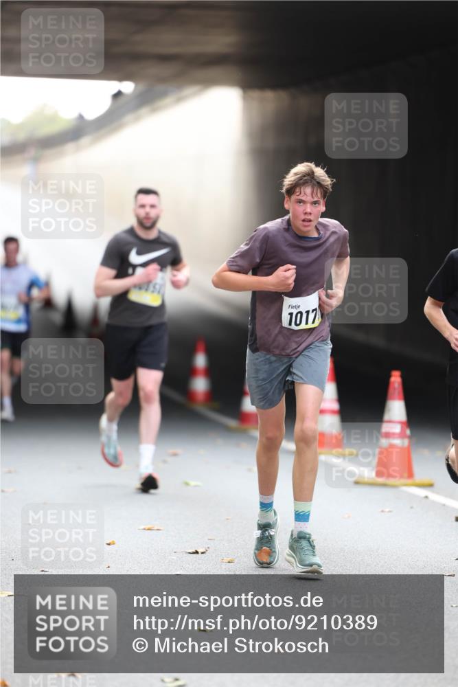 05.10.2025 - 20. swb-Marathon Bremen Michael Strokosch http://msf.ph/oto/9210389 05.10.2025 10:35:50 Laufen 1017 meine-sportfotos.de