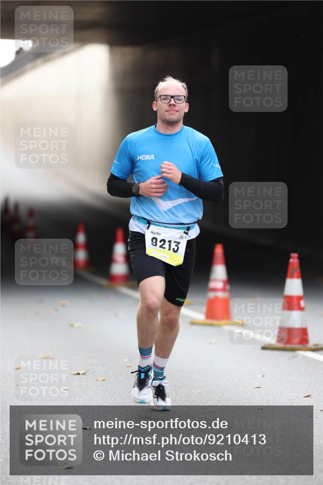 05.10.2025 - 20. swb-Marathon Bremen Michael Strokosch http://msf.ph/oto/9210413 05.10.2025 10:35:58 Laufen 9213 meine-sportfotos.de