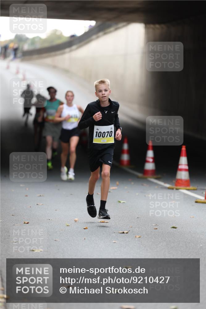 05.10.2025 - 20. swb-Marathon Bremen Michael Strokosch http://msf.ph/oto/9210427 05.10.2025 10:36:07 Laufen 10070 meine-sportfotos.de