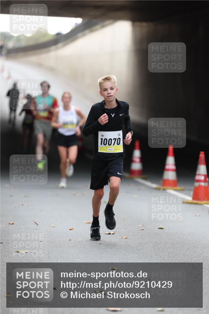 05.10.2025 - 20. swb-Marathon Bremen Michael Strokosch http://msf.ph/oto/9210429 05.10.2025 10:36:08 Laufen 10070 meine-sportfotos.de